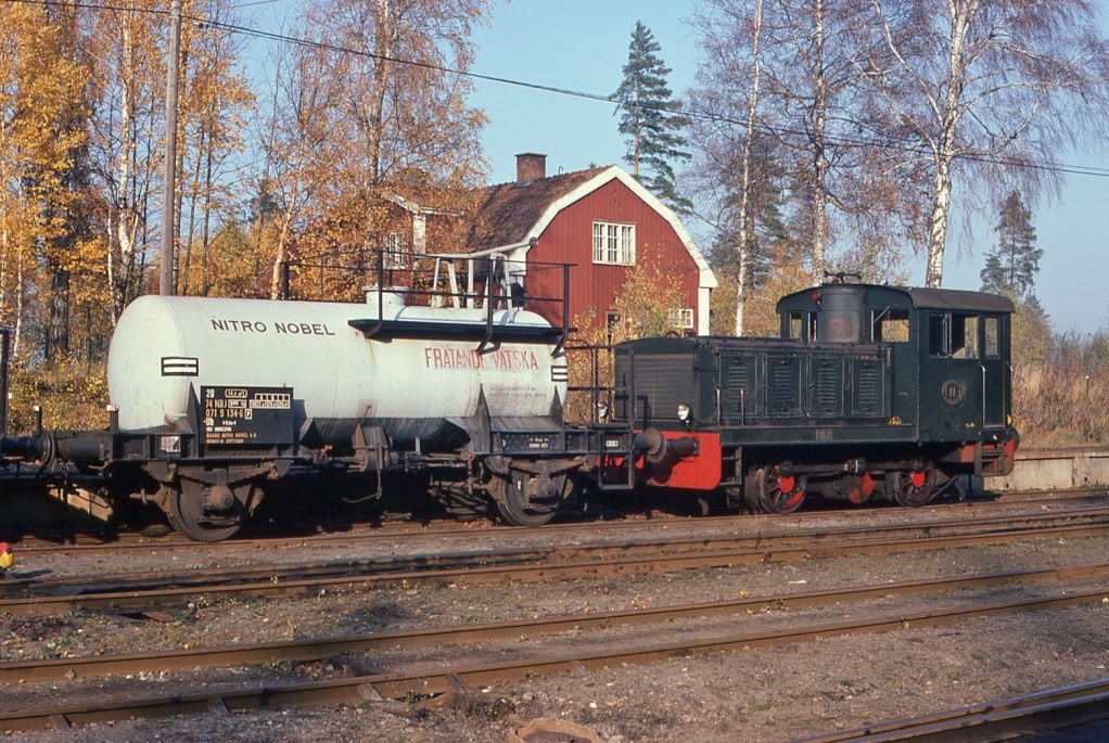 NBJ 11 växlar i Gyttorp 1978. Foto: Björn Malmer