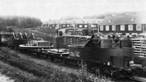 Båda kanonvagnarna med delar till ett kanontorn. Foto: Bofors-arkivet